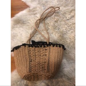 Straw woven straw bucket drawstring Pom bag purse
